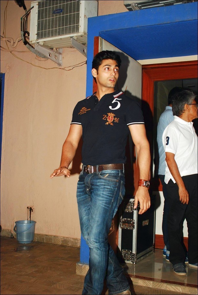 Celebs at Jiah Khan Condolence Meet - 39 / 80 photos