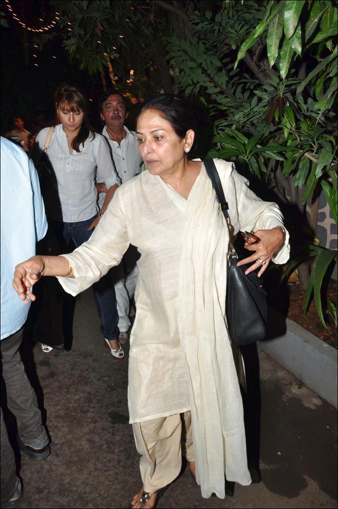 Celebs at Jiah Khan Condolence Meet - 69 / 80 photos