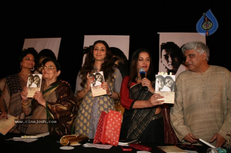 Celebs at Kaifi and I Book Launch - 29 / 49 photos