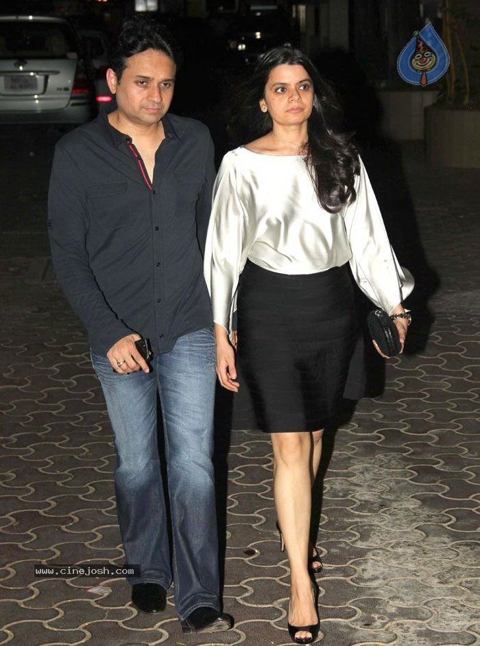 Celebs at Karan Johar Bday Party - 12 / 110 photos