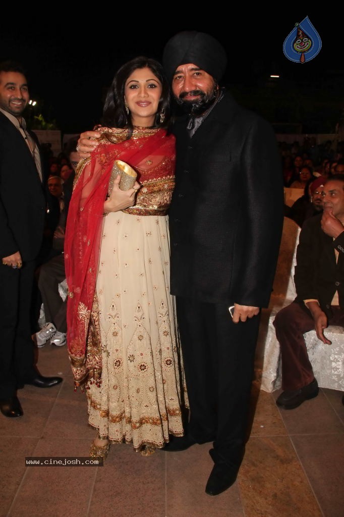 Celebs at Kiran Bawa Lohri Festival Event - 22 / 86 photos