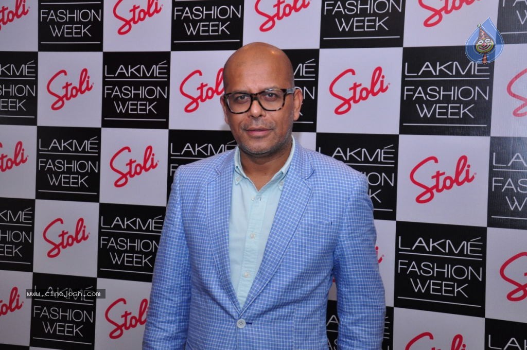 Celebs at LFW Summer Resort 2014 - 16 / 56 photos