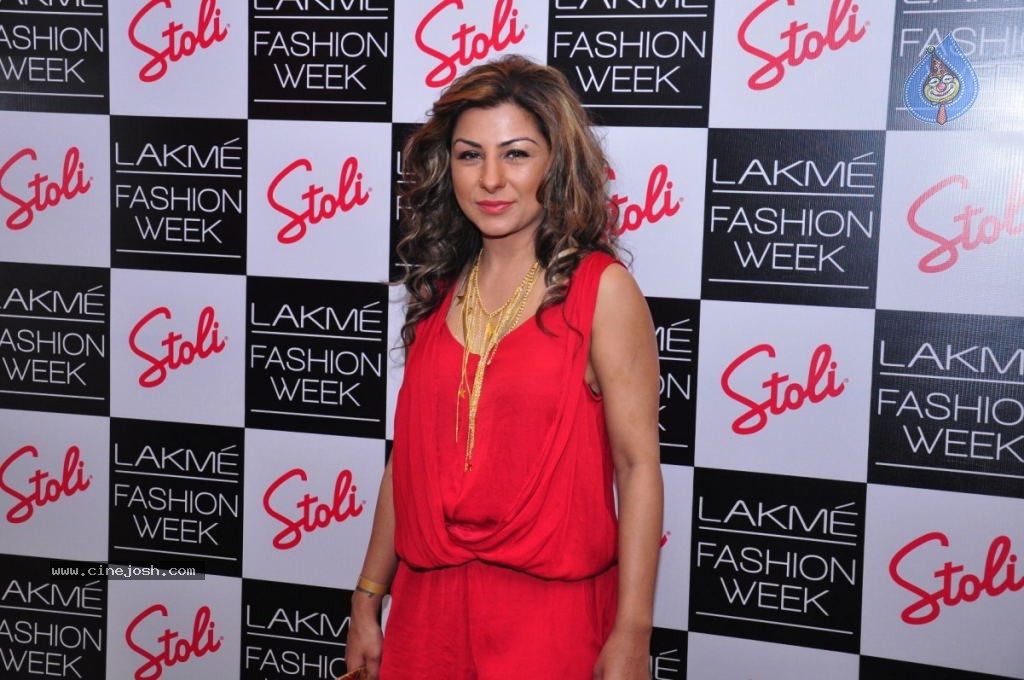 Celebs at LFW Summer Resort 2014 - 17 / 56 photos