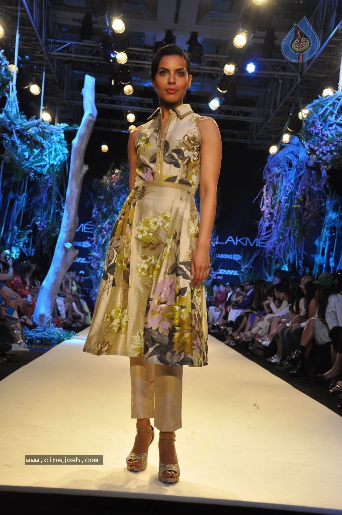 Celebs at LFW Summer Resort 2014 - 29 / 56 photos