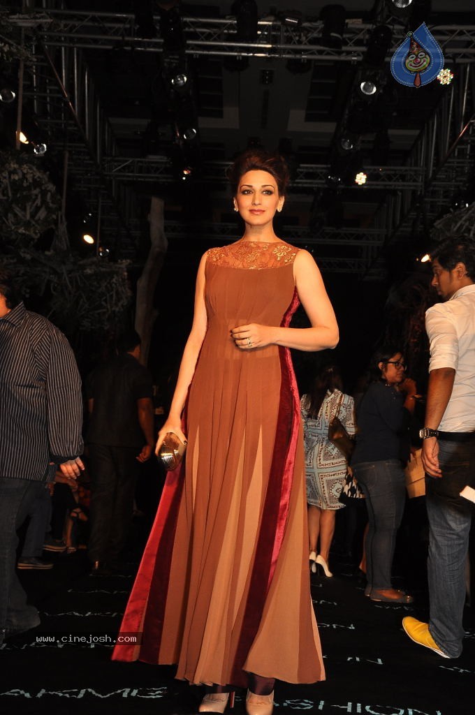 Celebs at LFW Summer Resort 2014 - 48 / 56 photos