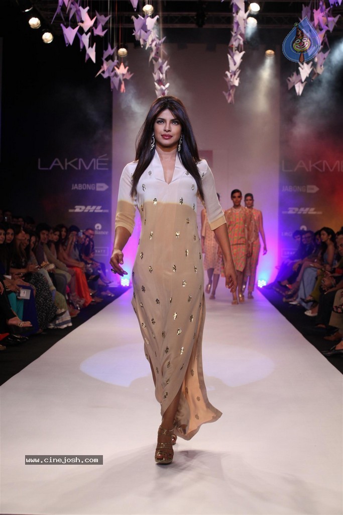 Celebs at LFW Summer Resort 2014 - 41 / 107 photos