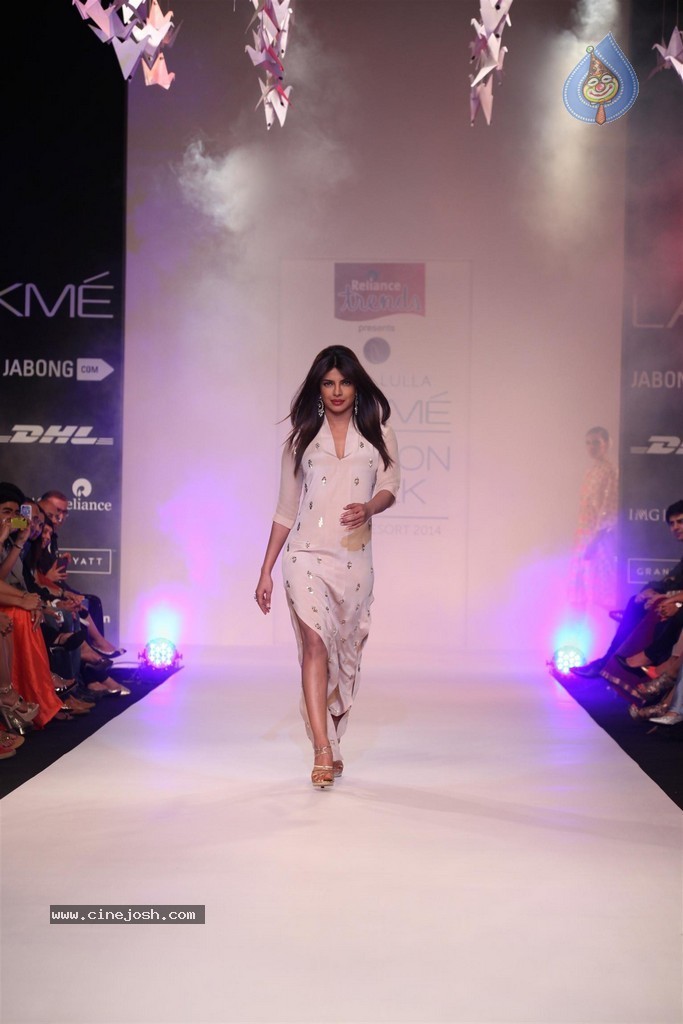Celebs at LFW Summer Resort 2014 - 46 / 107 photos