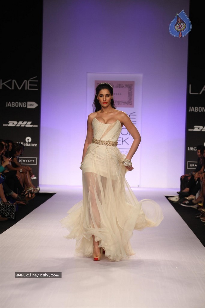 Celebs at LFW Summer Resort 2014 - 73 / 107 photos