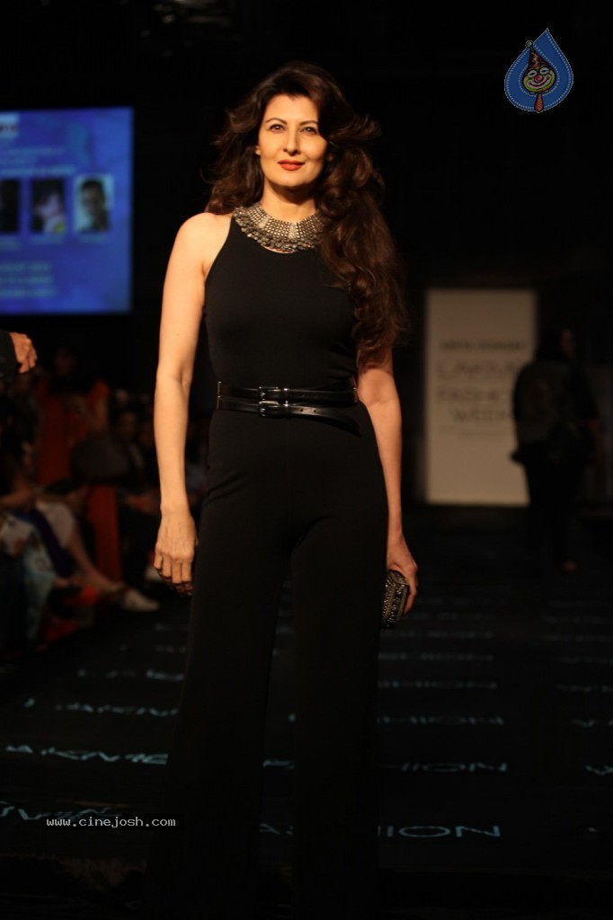 Celebs at LFW Winter Festive 2013 Day 1 - 104 / 106 photos