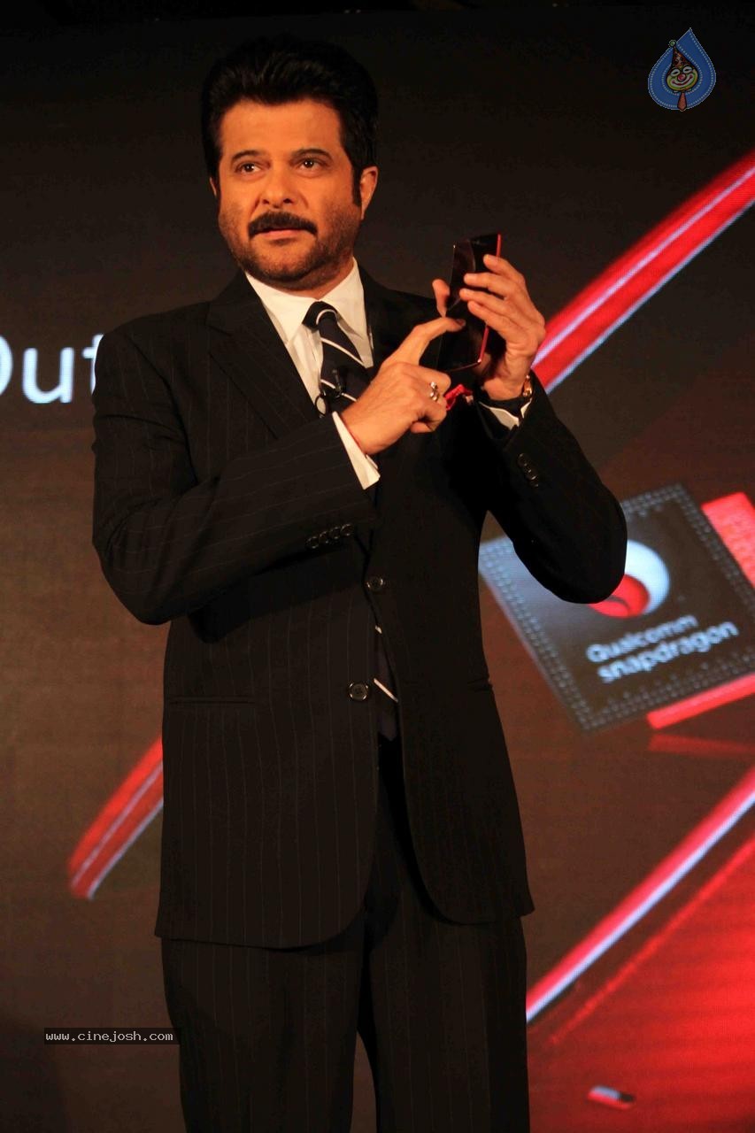 Celebs at LG G Flex 2 Phone Launch - 32 / 41 photos