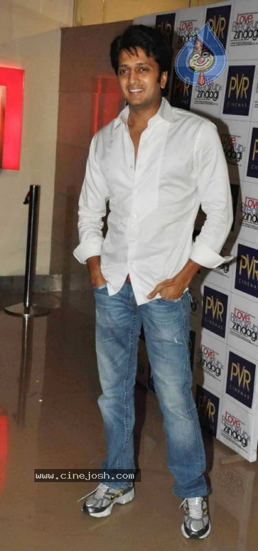 Celebs at Love BreakUps Zindagi Premiere - 28 / 115 photos