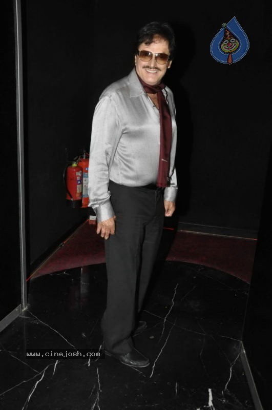 Celebs at Love BreakUps Zindagi Premiere - 42 / 115 photos