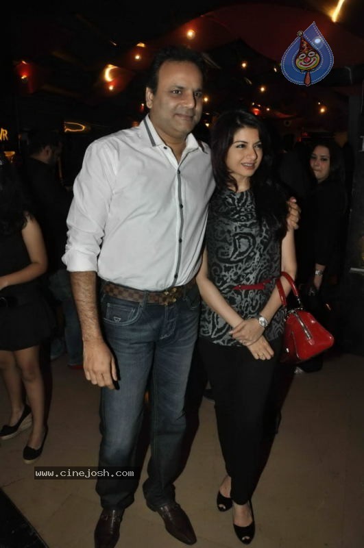 Celebs at Love BreakUps Zindagi Premiere - 108 / 115 photos