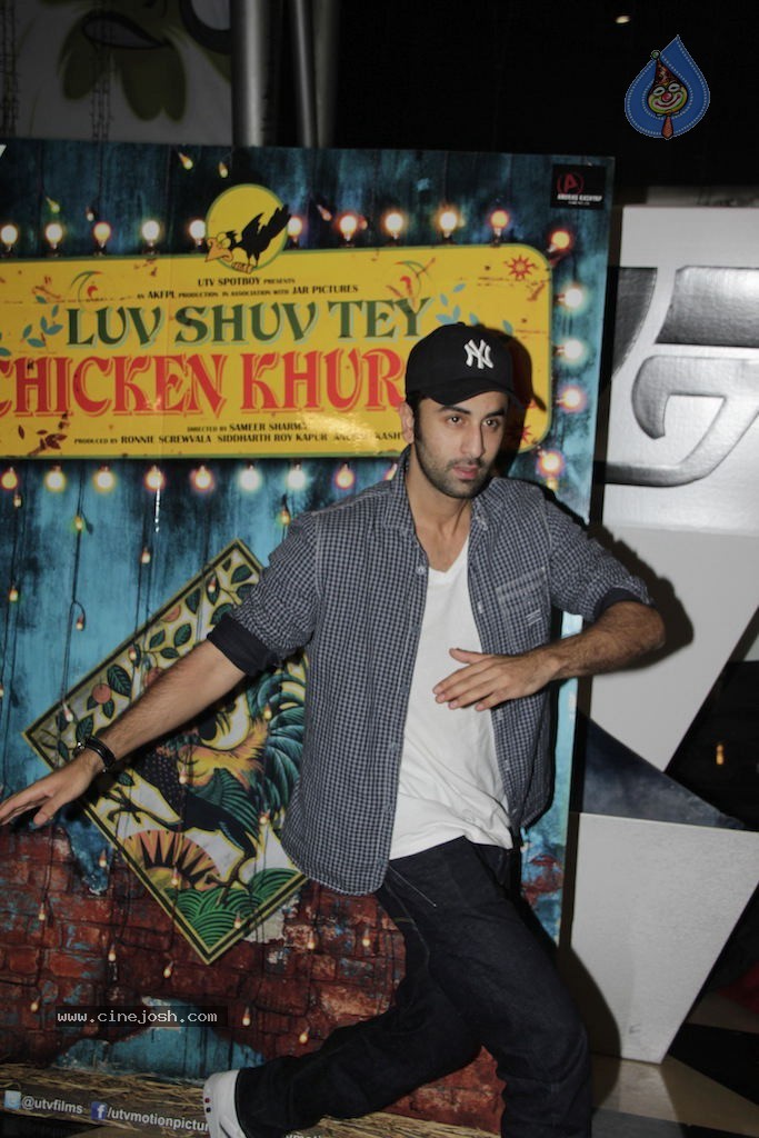 Celebs at Luv Shuv Tey Chicken Khurana Special Show - 9 / 76 photos