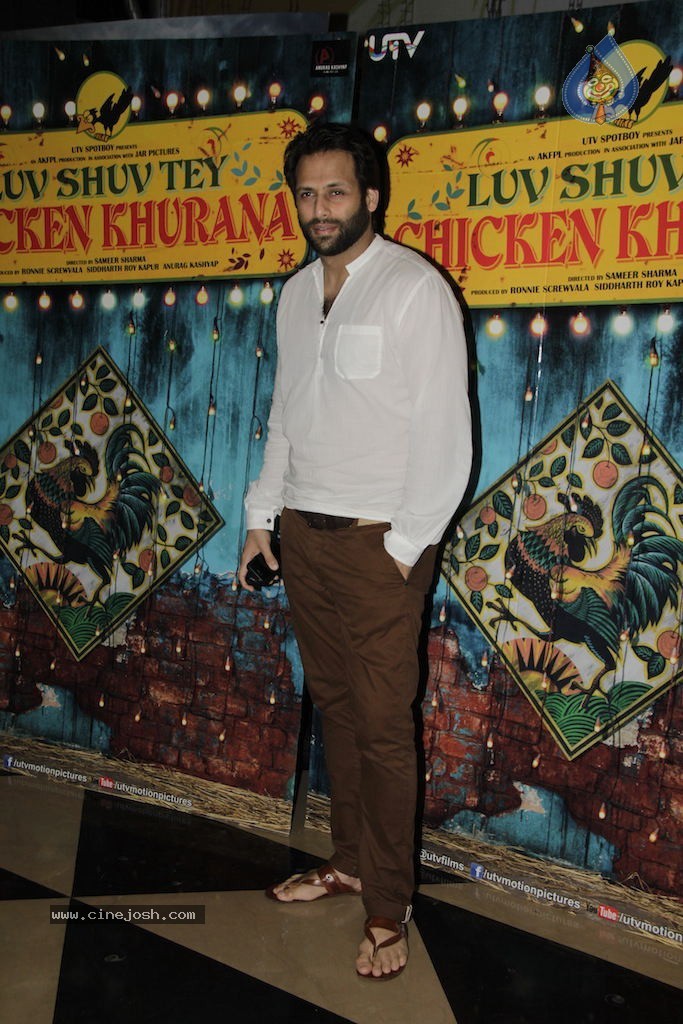 Celebs at Luv Shuv Tey Chicken Khurana Special Show - 12 / 76 photos