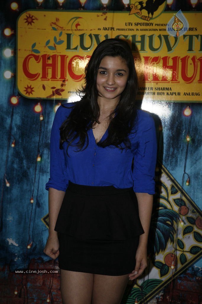 Celebs at Luv Shuv Tey Chicken Khurana Special Show - 33 / 76 photos