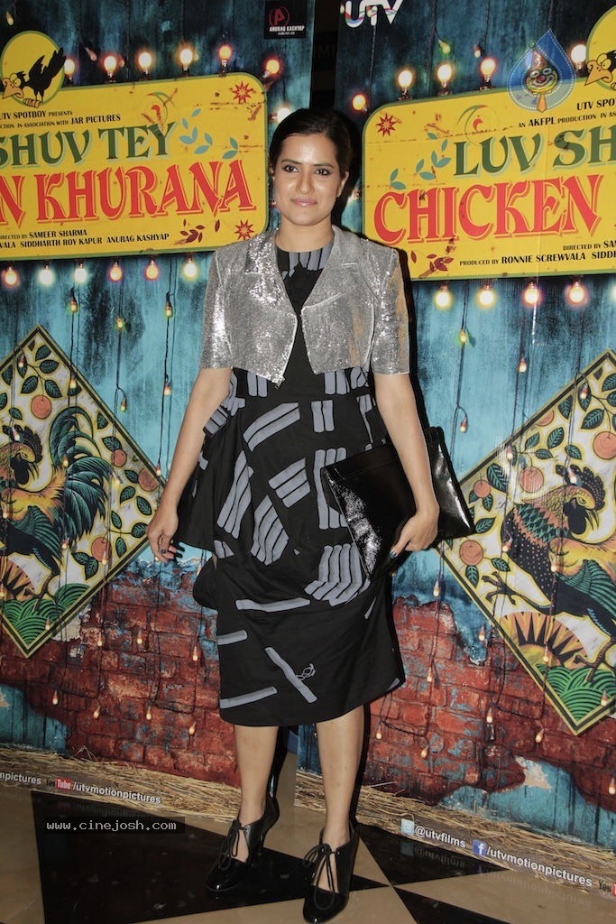 Celebs at Luv Shuv Tey Chicken Khurana Special Show - 39 / 76 photos