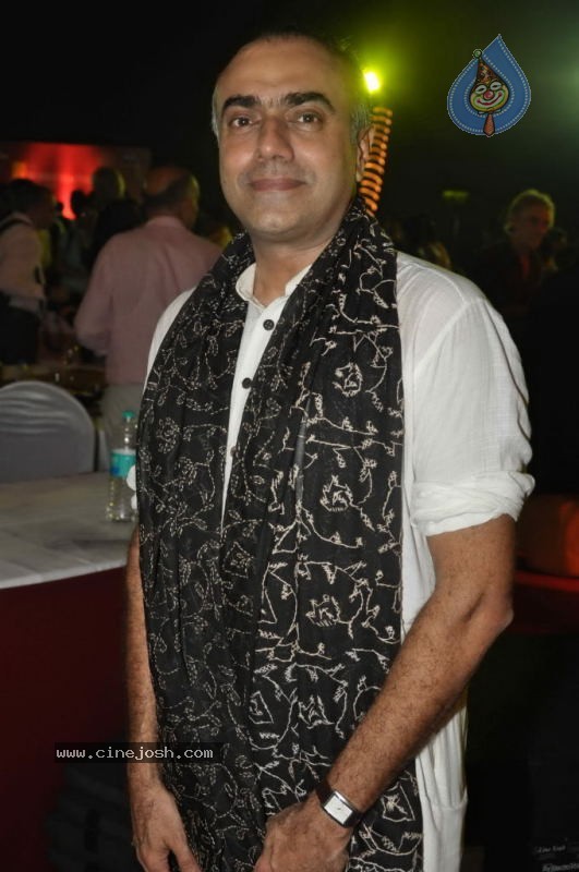 Celebs at Mami Last Day Party - 50 / 89 photos