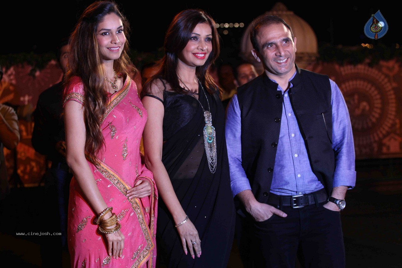 Celebs at Manali Jagtap Wedding Reception - 54 / 72 photos