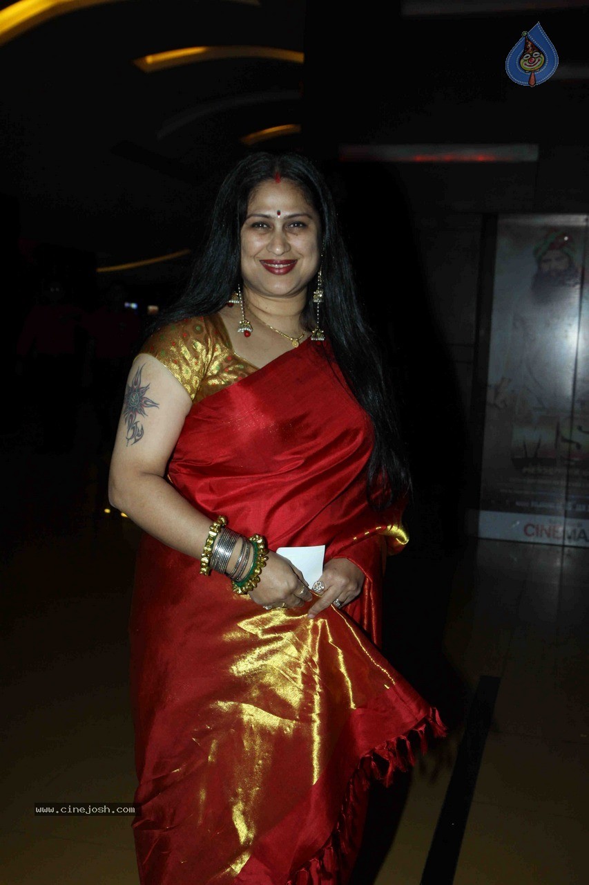 Celebs at Marathi Film Mitwaa Premiere - 25 / 77 photos