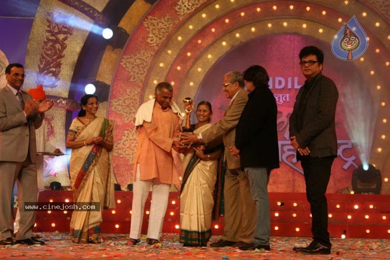 Celebs at Mi Marathi Awards - 4 / 34 photos