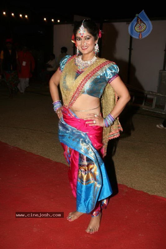 Celebs at Mi Marathi Awards - 28 / 34 photos
