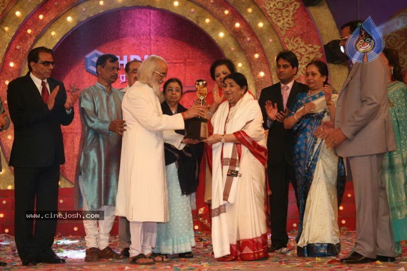 Celebs at Mi Marathi Awards - 31 / 34 photos
