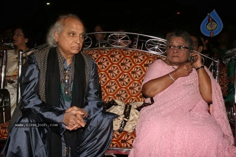 Celebs at Mi Marathi Awards - 33 / 34 photos