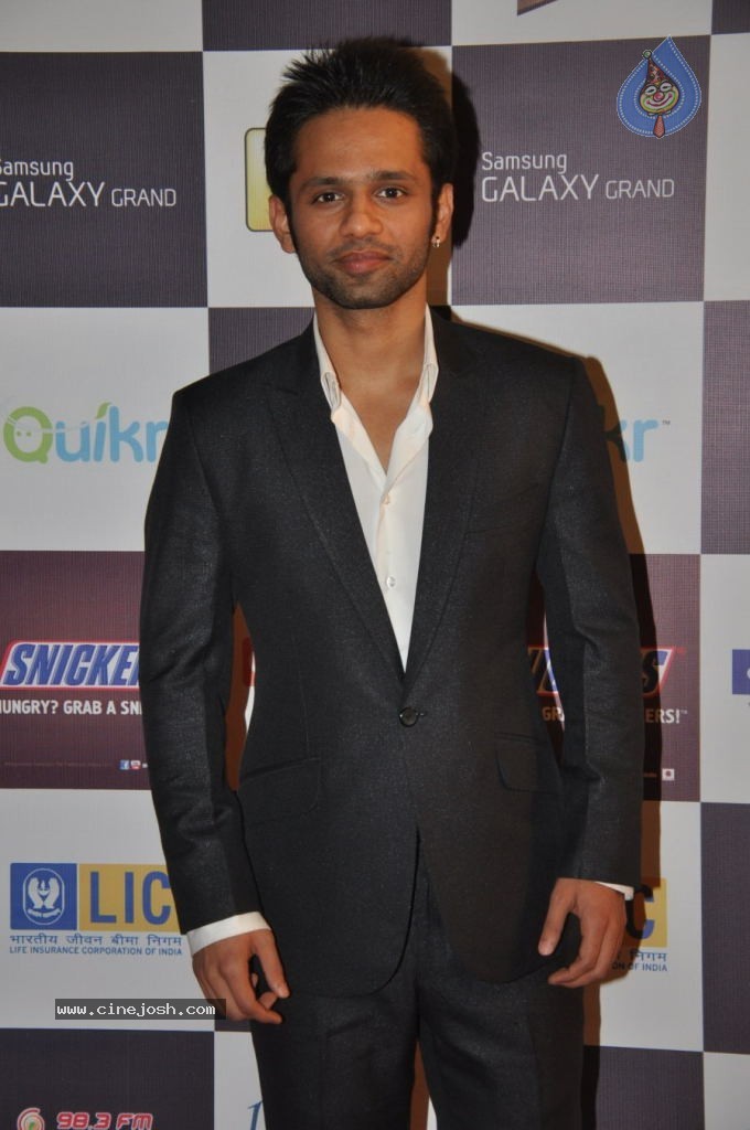 Celebs at Mirchi Music Awards 2012 - 35 / 90 photos