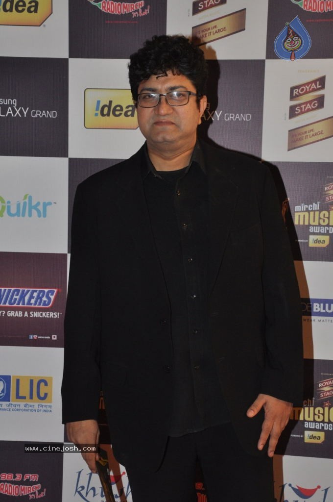 Celebs at Mirchi Music Awards 2012 - 59 / 90 photos