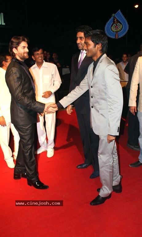 Celebs at Mission Impossible Ghost Protocol Movie Premiere - 11 / 33 photos