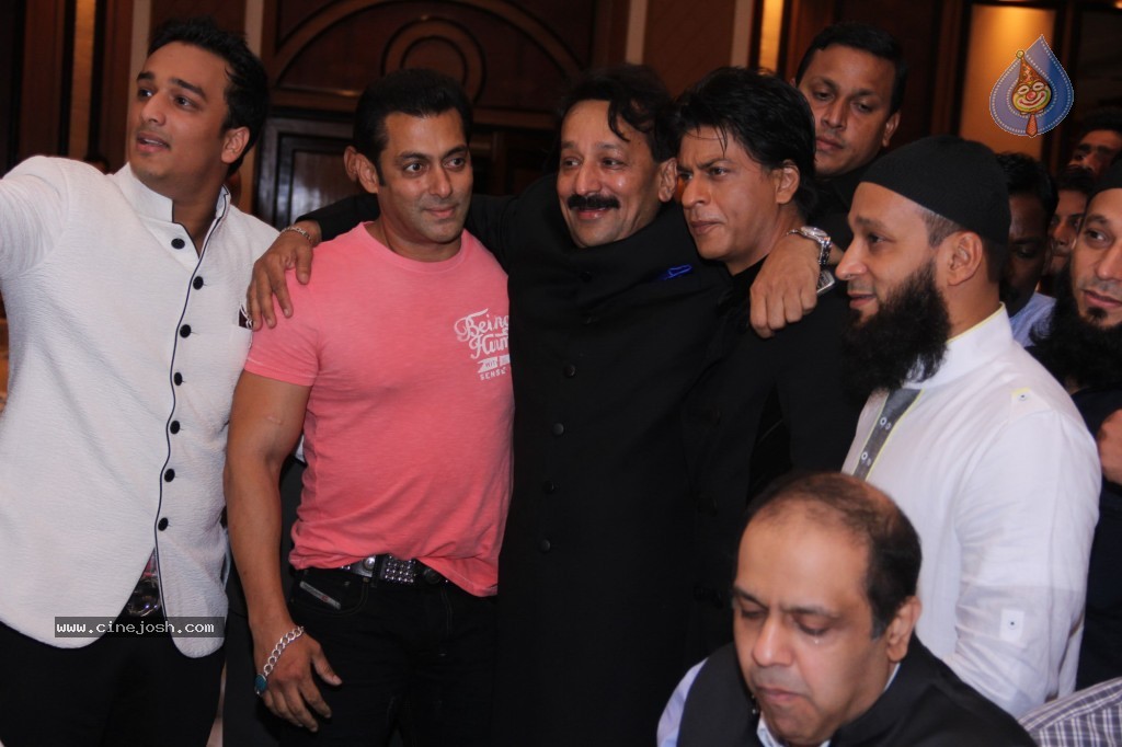 Celebs at MLA Baba Siddiqui Iftar Party - 20 / 86 photos