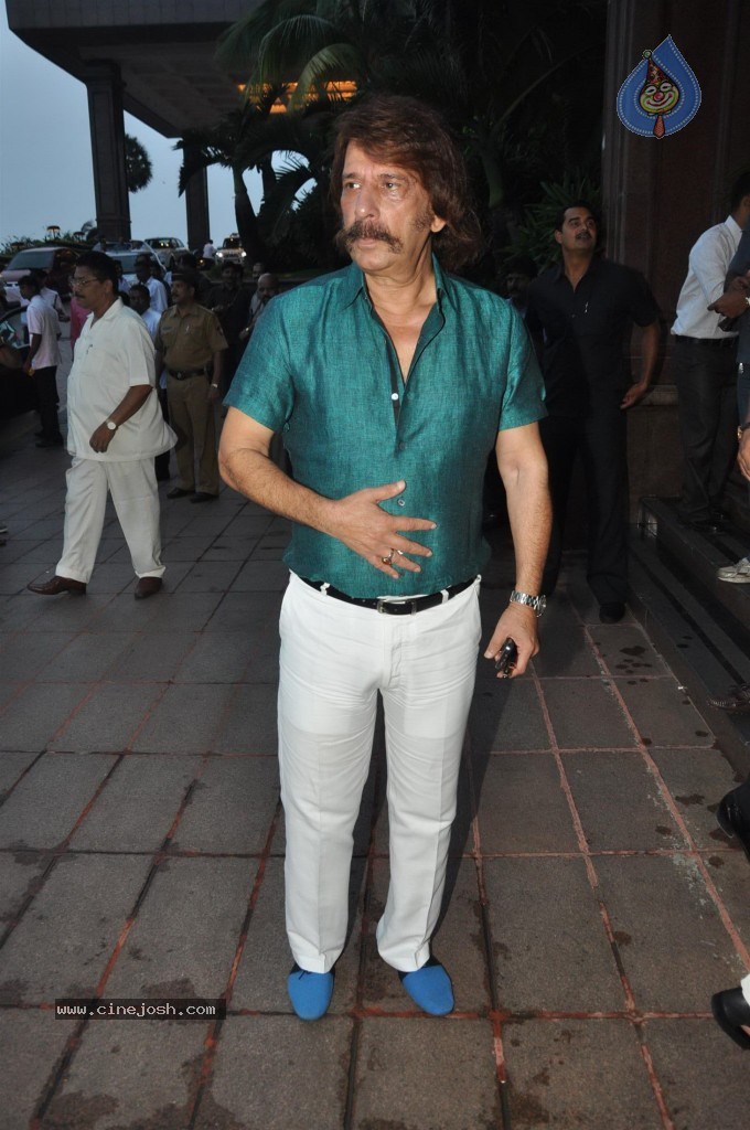 Celebs at MLA Baba Siddiqui Iftar Party - 32 / 86 photos