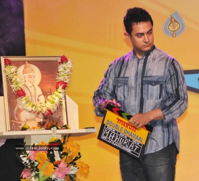 Celebs at Muhurat of Film Double Dhamaal - 35 / 102 photos