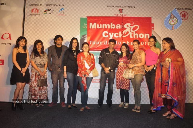 Celebs at Mumbai Cyclothon Press Meet - 33 / 76 photos