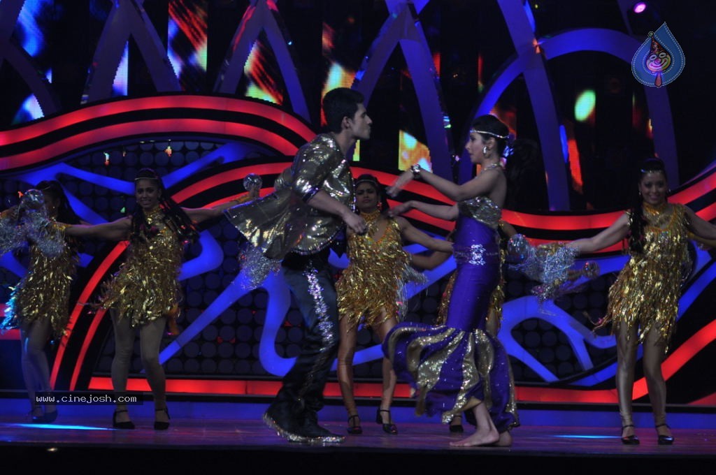 Celebs at Nach Baliye 5 Grand Finale - 9 / 47 photos