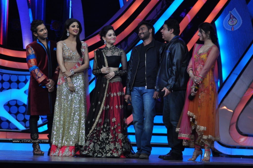 Celebs at Nach Baliye 5 Grand Finale - 11 / 47 photos