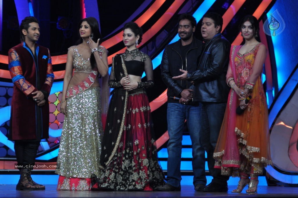 Celebs at Nach Baliye 5 Grand Finale - 18 / 47 photos