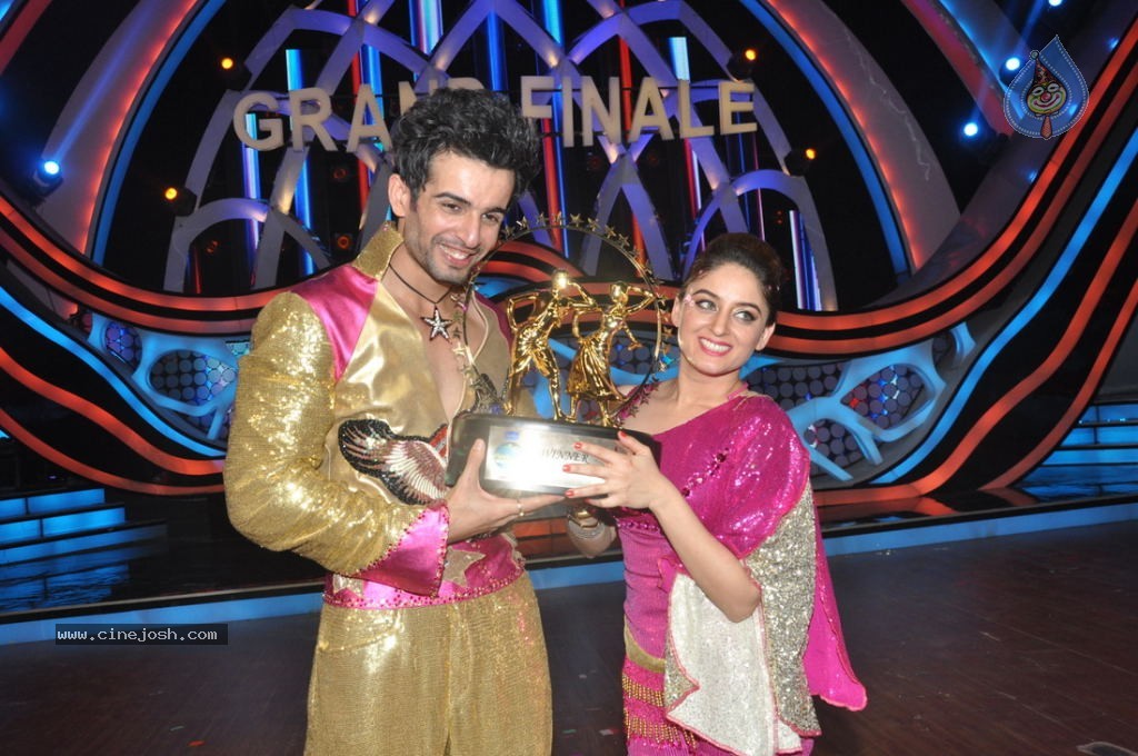 Celebs at Nach Baliye 5 Grand Finale - 21 / 47 photos