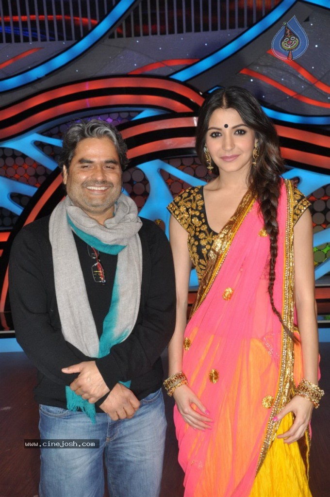 Celebs at Nach Baliye 5 Sets - 9 / 33 photos