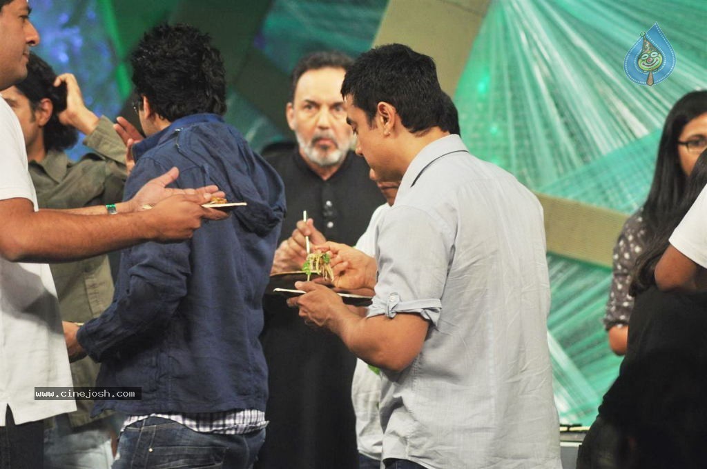 Celebs at NDTV Greenathon 2012 - 2 / 47 photos