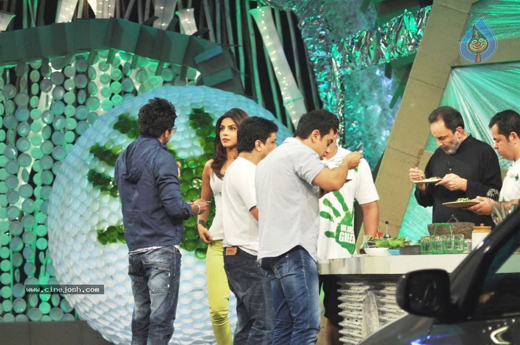 Celebs at NDTV Greenathon 2012 - 25 / 47 photos