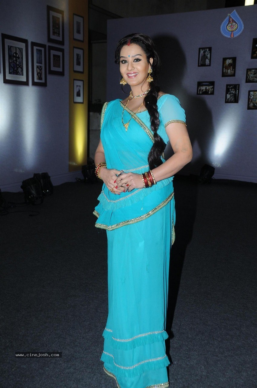 Celebs at New GEC of Zee Entertainment Launch - 38 / 54 photos