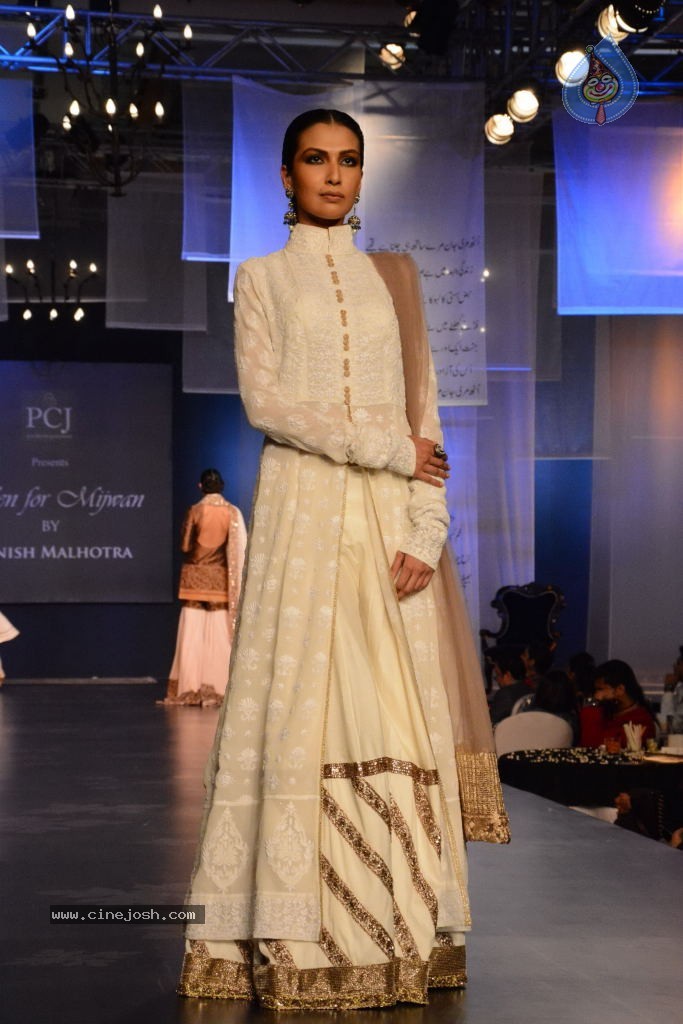 Celebs at NGO Mijwan Fashion Show - 51 / 65 photos