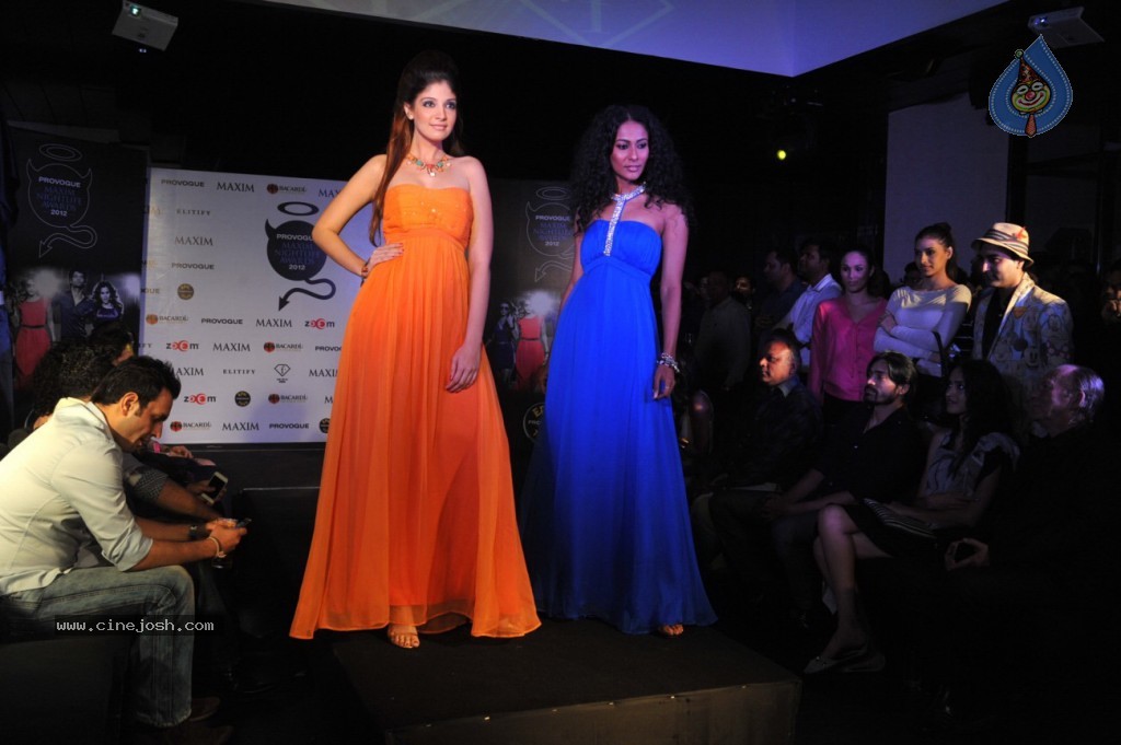 Celebs at Nightlife Awards 2012 - 17 / 33 photos