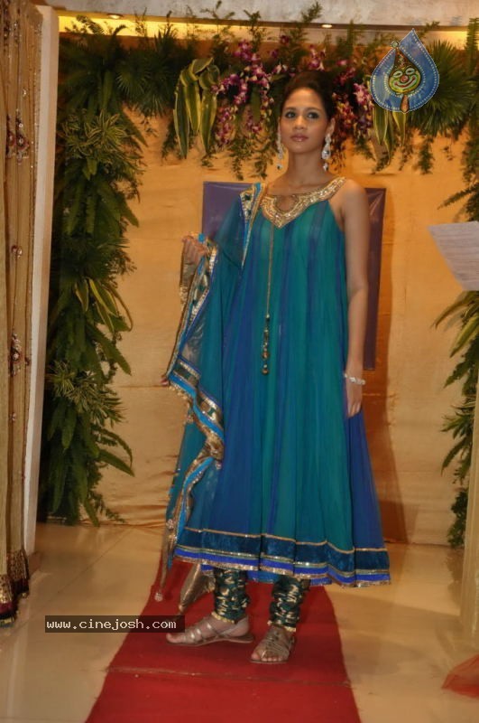 Nisha Sagar Store Launch - 12 / 59 photos