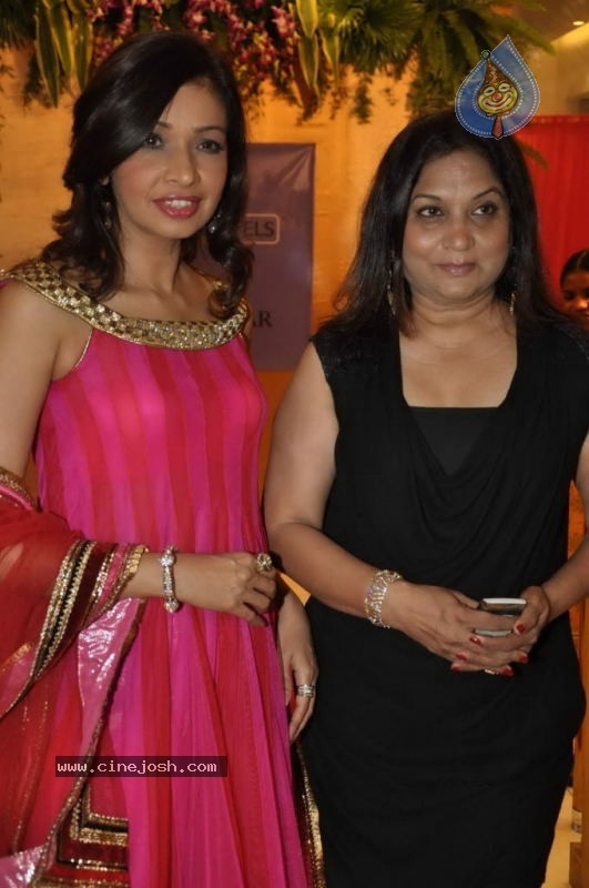 Nisha Sagar Store Launch - 40 / 59 photos