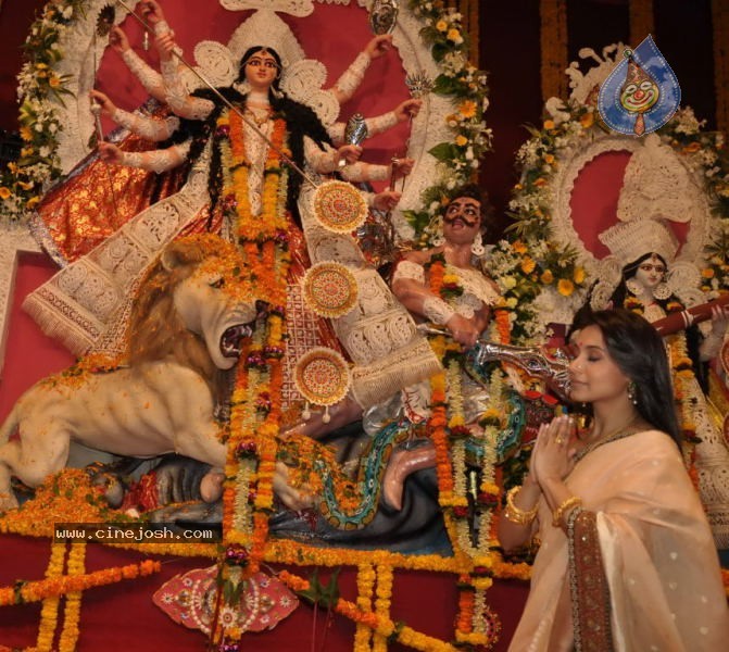 Celebs at North Bombay Sarbojanin Durja Puja - 12 / 47 photos