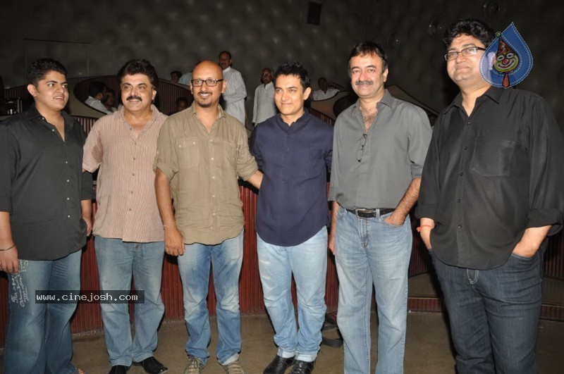 Celebs at Peepli Live play the drum song Performance's Event - 19 / 75 photos