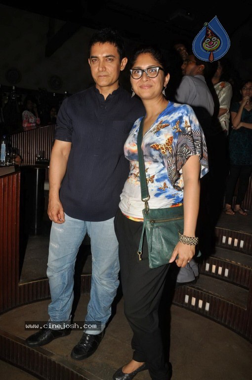 Celebs at Peepli Live play the drum song Performance's Event - 33 / 75 photos